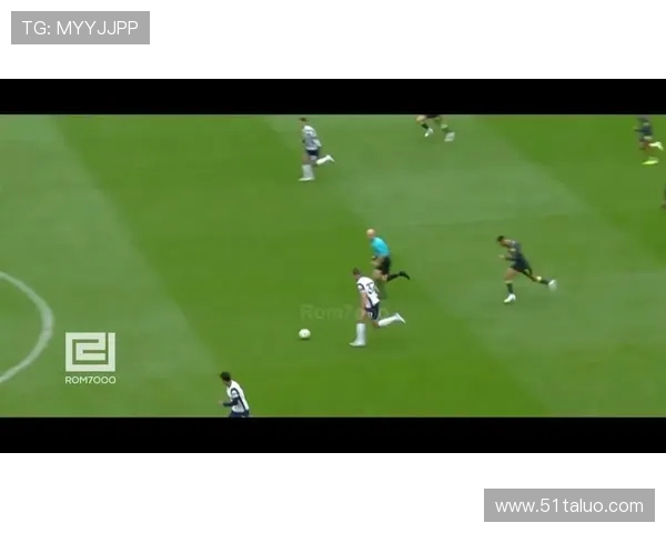 范德芬赛场首15分钟滑倒不断 状况堪忧