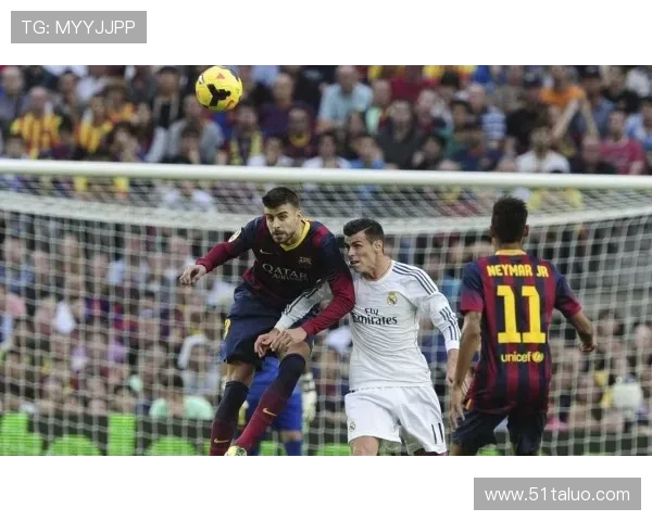 西媒:原定在马德里德比中场表演的歌手自称是皇马球迷,马竞取消了表演 西媒:原定在马德里德比中场表演的歌手自称是皇马球迷,马竞取消了表演